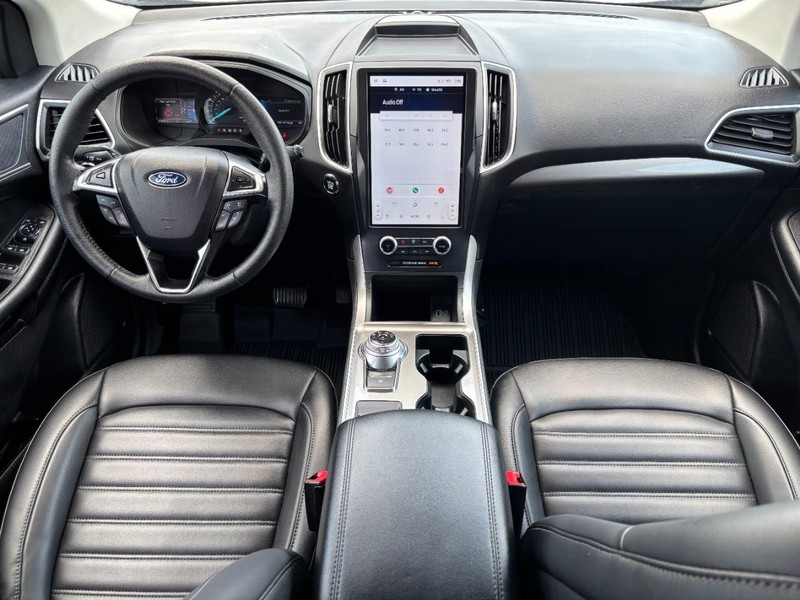Ford Edge Vehicle Full-screen Gallery Image 11