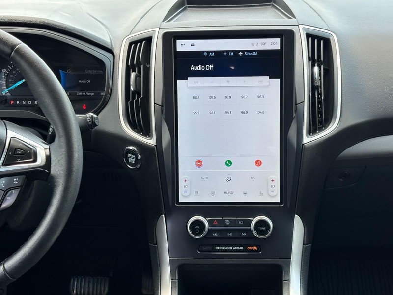 Ford Edge Vehicle Full-screen Gallery Image 13