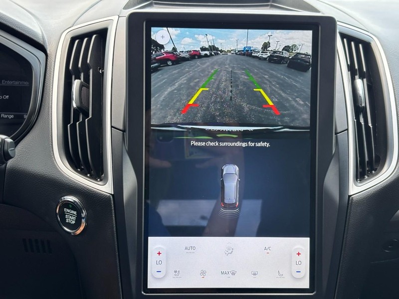 Ford Edge Vehicle Full-screen Gallery Image 21
