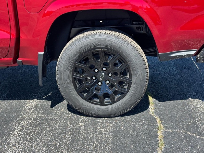 Chevrolet Colorado Vehicle Full-screen Gallery Image 4