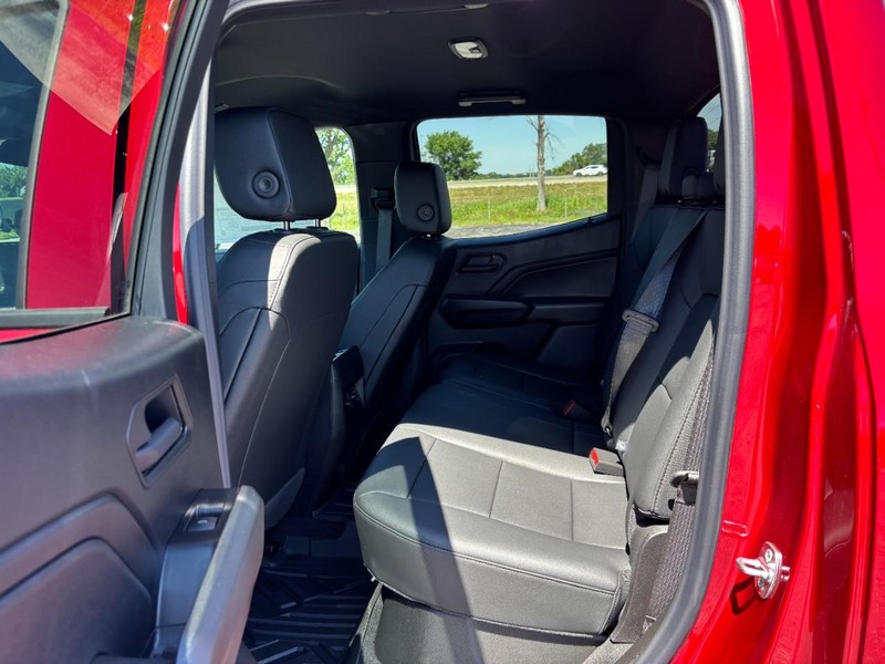Chevrolet Colorado Vehicle Full-screen Gallery Image 5