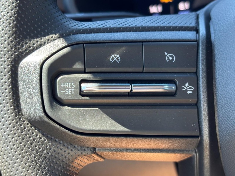 Chevrolet Colorado Vehicle Full-screen Gallery Image 12