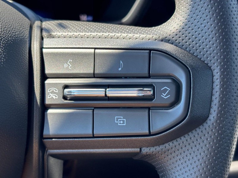 Chevrolet Colorado Vehicle Full-screen Gallery Image 13