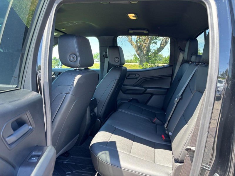 Chevrolet Colorado Vehicle Full-screen Gallery Image 5