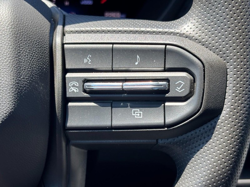 Chevrolet Colorado Vehicle Full-screen Gallery Image 13