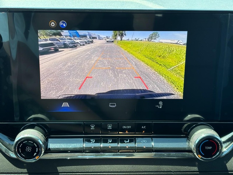 Chevrolet Colorado Vehicle Full-screen Gallery Image 17