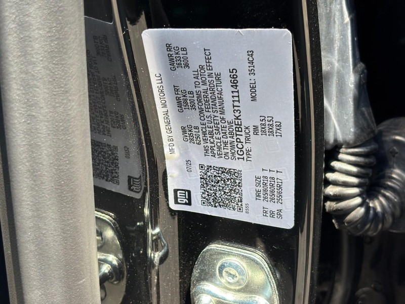 Chevrolet Colorado Vehicle Full-screen Gallery Image 18