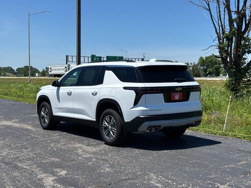 Chevrolet Traverse Vehicle Full-screen Gallery Image 3