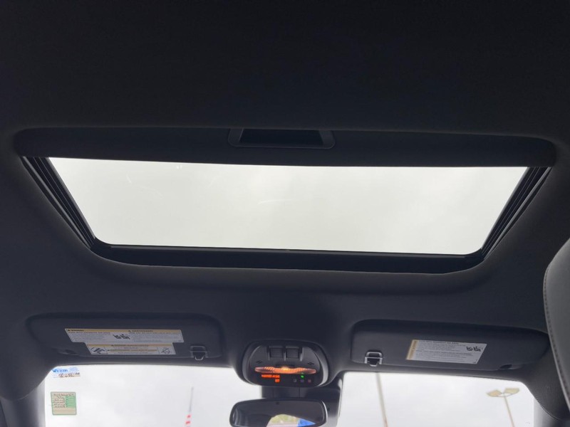 Buick Envista Vehicle Full-screen Gallery Image 11