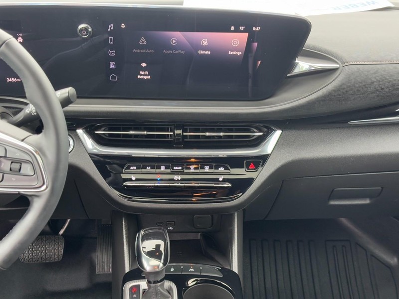 Buick Envista Vehicle Full-screen Gallery Image 14