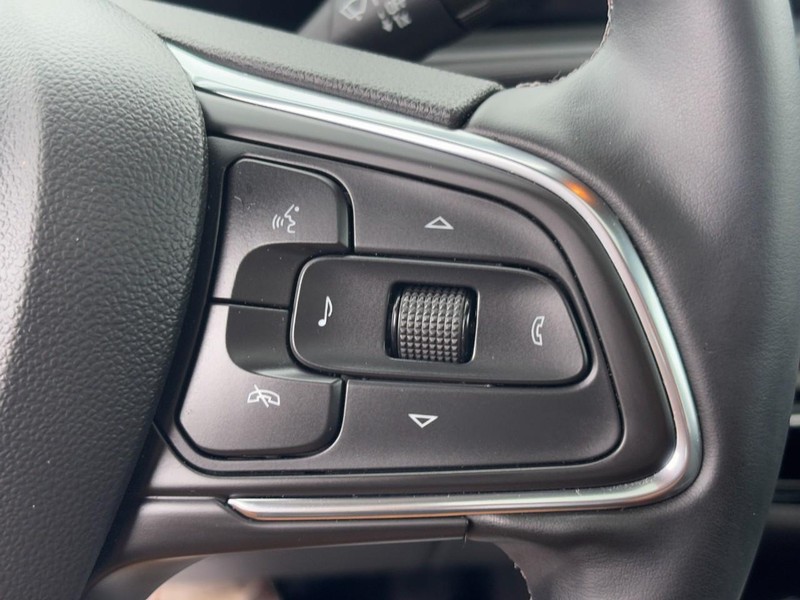 Buick Envista Vehicle Full-screen Gallery Image 19