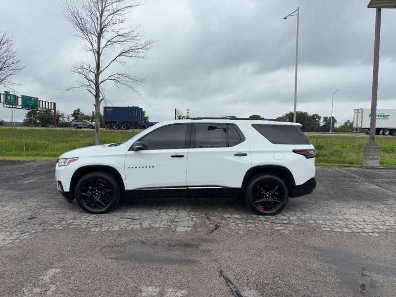 Chevrolet Traverse Vehicle Full-screen Gallery Image 2