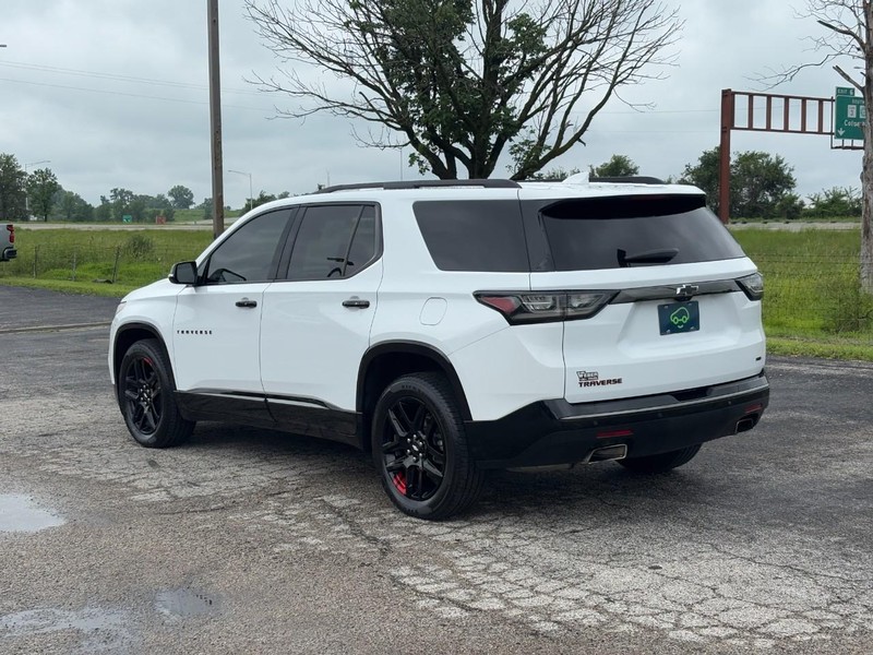 Chevrolet Traverse Vehicle Full-screen Gallery Image 3