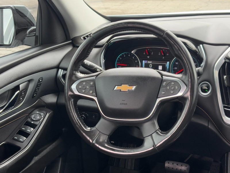 Chevrolet Traverse Vehicle Full-screen Gallery Image 15