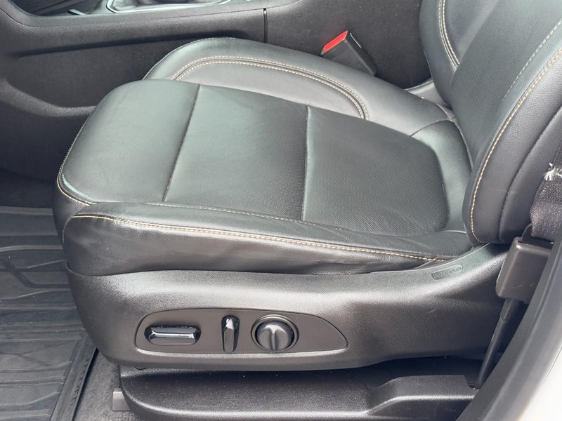 Chevrolet Traverse Vehicle Full-screen Gallery Image 18