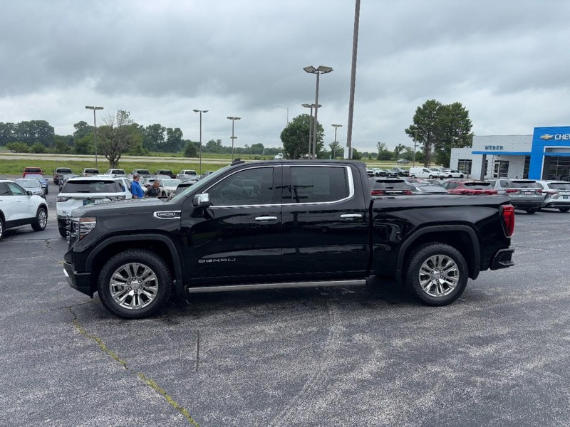 GMC Sierra 1500 Vehicle Full-screen Gallery Image 2