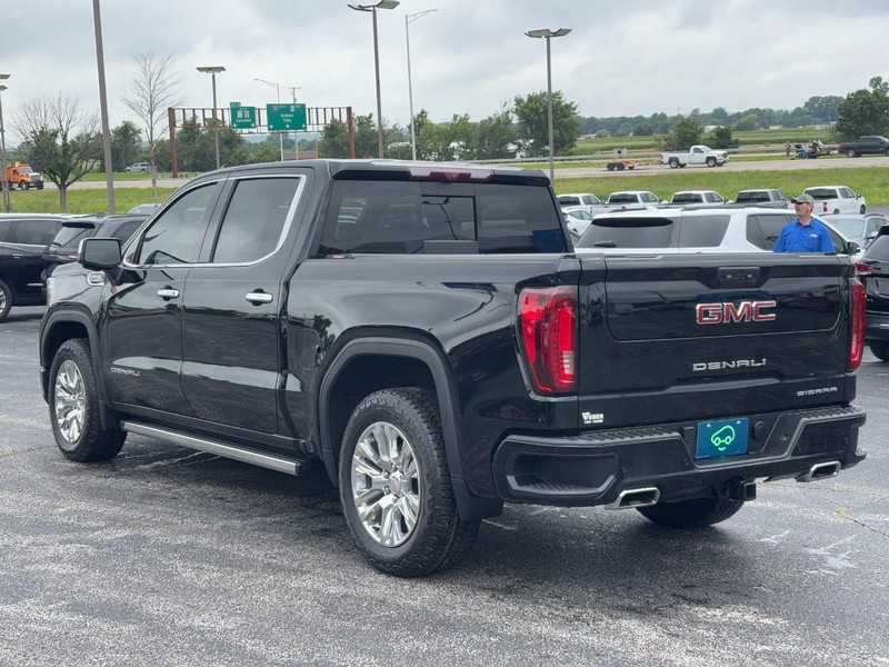 GMC Sierra 1500 Vehicle Full-screen Gallery Image 3