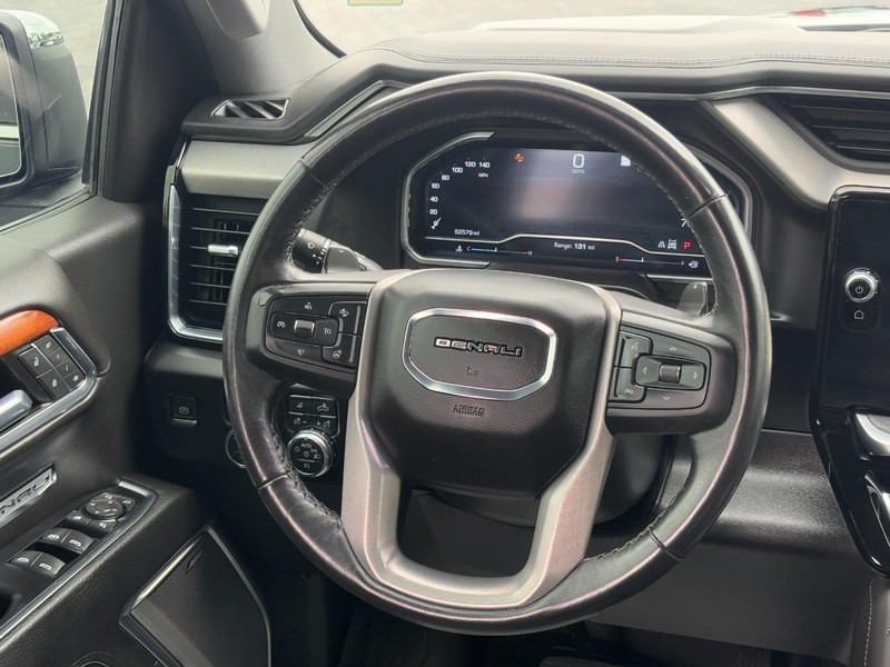 GMC Sierra 1500 Vehicle Full-screen Gallery Image 12