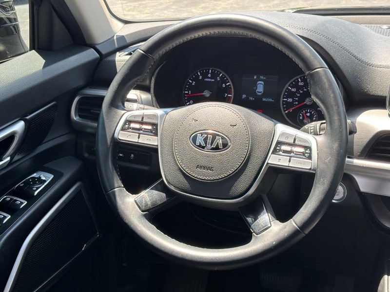 Kia Telluride Vehicle Full-screen Gallery Image 14