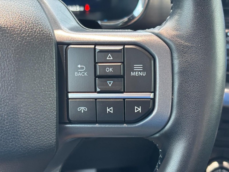 Ford F-150 Vehicle Full-screen Gallery Image 18