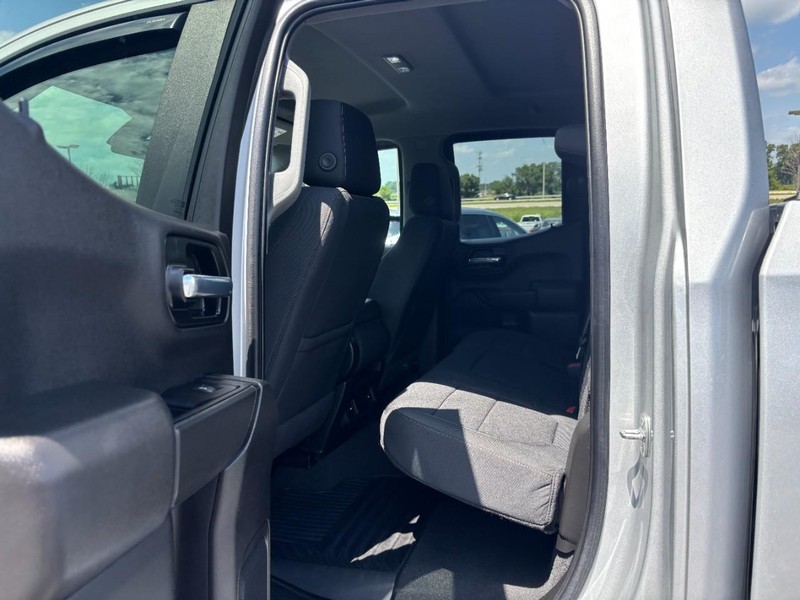 Chevrolet Silverado 1500 LTD Vehicle Full-screen Gallery Image 10