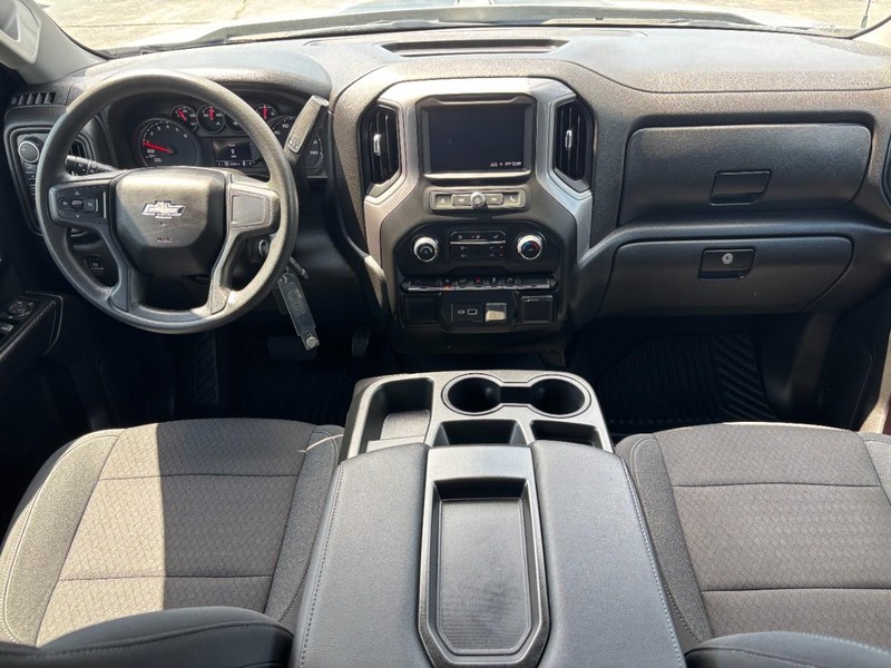 Chevrolet Silverado 1500 LTD Vehicle Full-screen Gallery Image 11