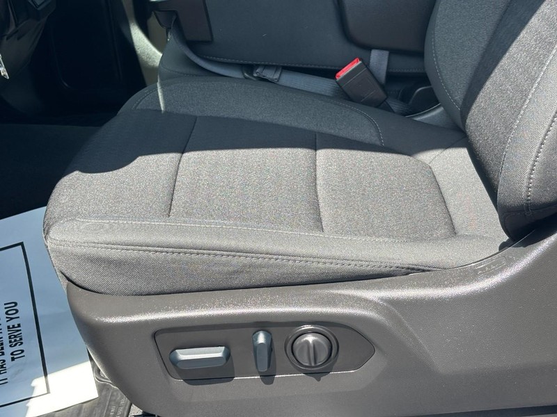 Chevrolet Silverado 1500 LTD Vehicle Full-screen Gallery Image 15