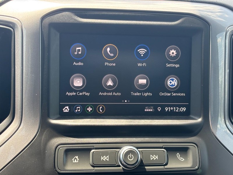 Chevrolet Silverado 1500 LTD Vehicle Full-screen Gallery Image 19