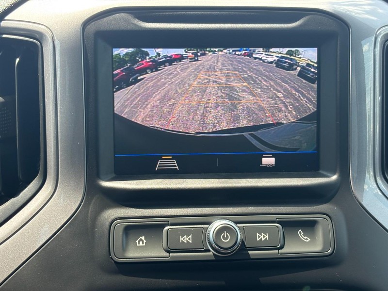 Chevrolet Silverado 1500 LTD Vehicle Full-screen Gallery Image 20