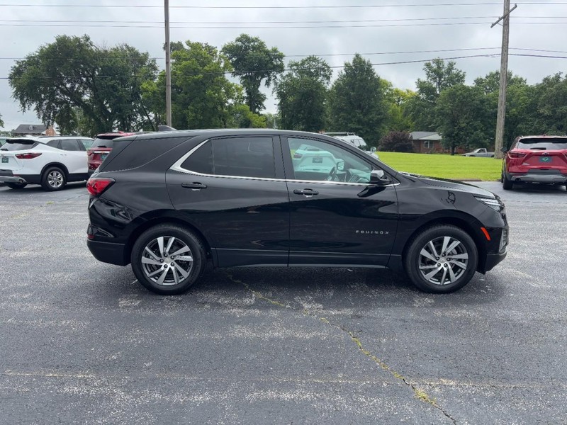 Chevrolet Equinox Vehicle Full-screen Gallery Image 6