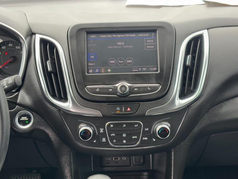 Chevrolet Equinox Vehicle Full-screen Gallery Image 13