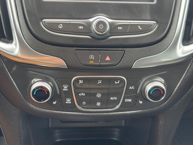 Chevrolet Equinox Vehicle Full-screen Gallery Image 22