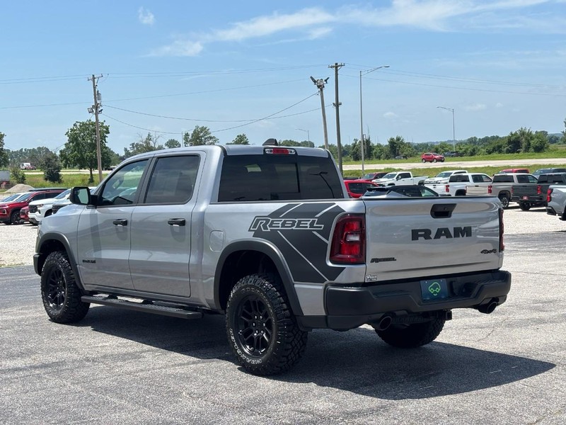 Ram 1500 Vehicle Full-screen Gallery Image 3