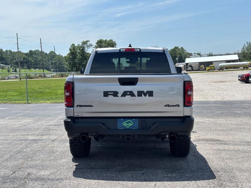 Ram 1500 Vehicle Full-screen Gallery Image 4