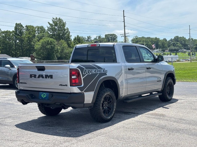 Ram 1500 Vehicle Full-screen Gallery Image 5