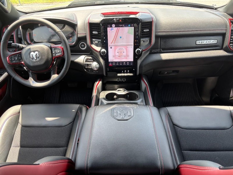 Ram 1500 Vehicle Full-screen Gallery Image 11