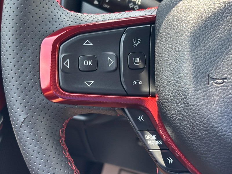 Ram 1500 Vehicle Full-screen Gallery Image 17