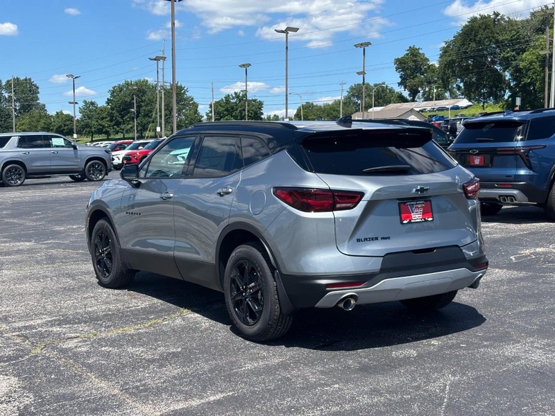 Chevrolet Blazer Vehicle Full-screen Gallery Image 3