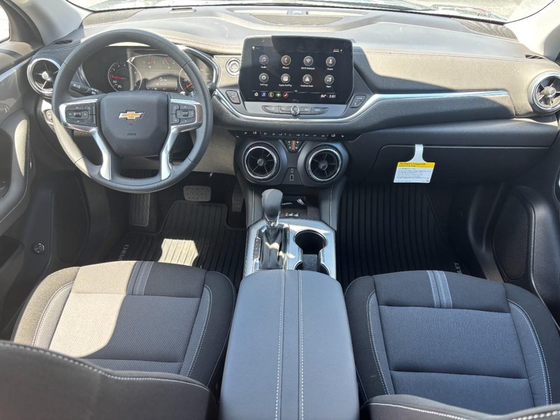 Chevrolet Blazer Vehicle Full-screen Gallery Image 6