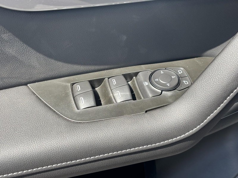 Chevrolet Blazer Vehicle Full-screen Gallery Image 11