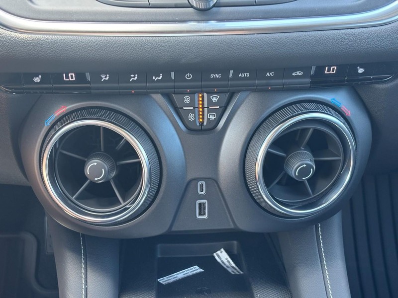 Chevrolet Blazer Vehicle Full-screen Gallery Image 17