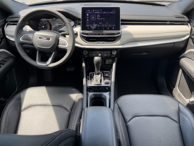 2024 Jeep Compass Limited - Photo 11