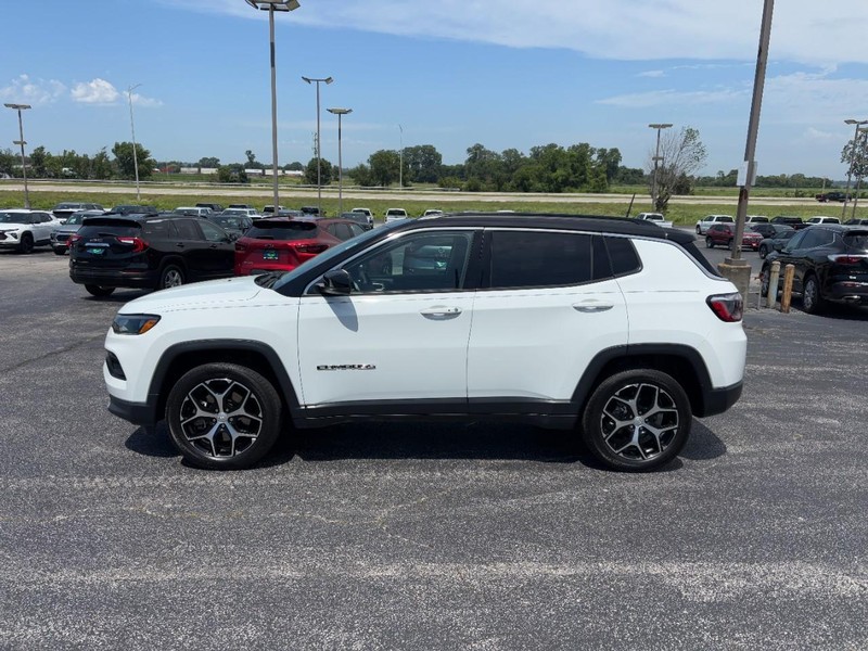 Jeep Compass Vehicle Full-screen Gallery Image 2