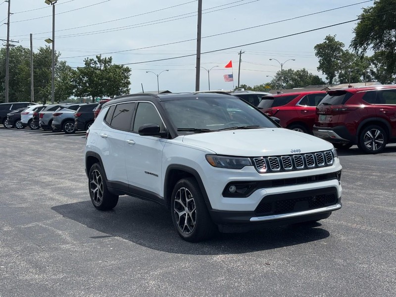 Jeep Compass Vehicle Full-screen Gallery Image 7