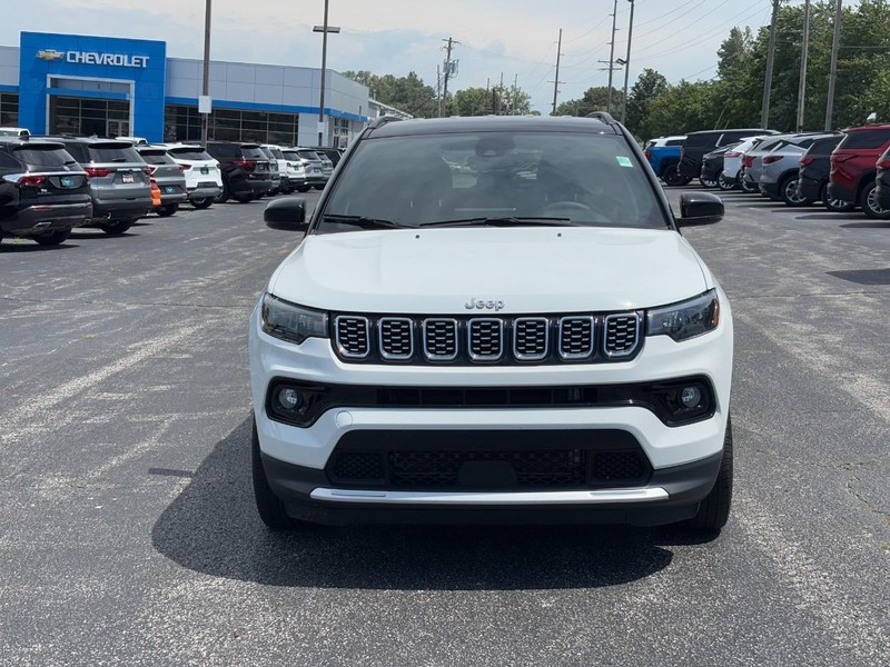 Jeep Compass Vehicle Full-screen Gallery Image 8