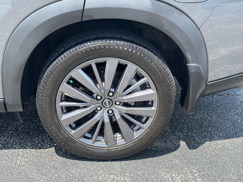 Nissan Pathfinder Vehicle Full-screen Gallery Image 9