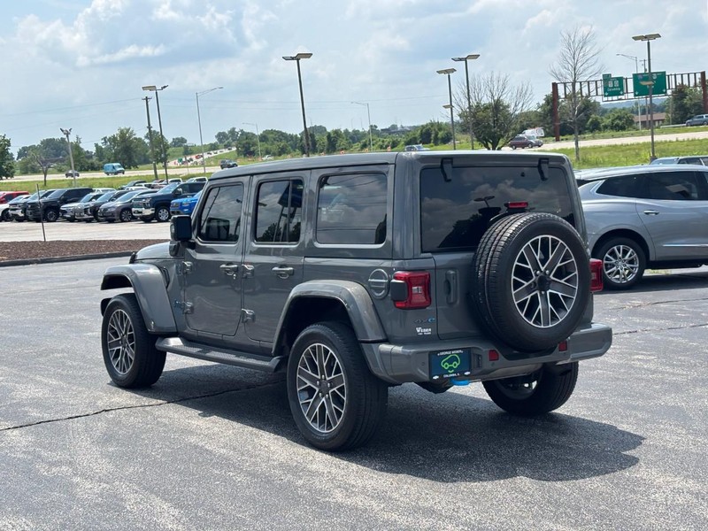 Jeep Wrangler 4xe Vehicle Full-screen Gallery Image 3
