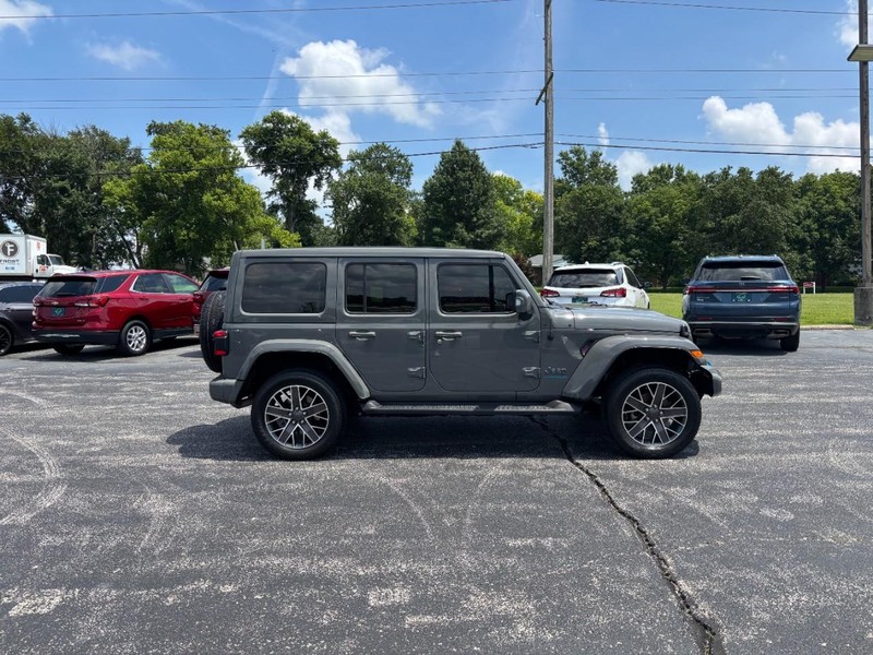 Jeep Wrangler 4xe Vehicle Full-screen Gallery Image 6