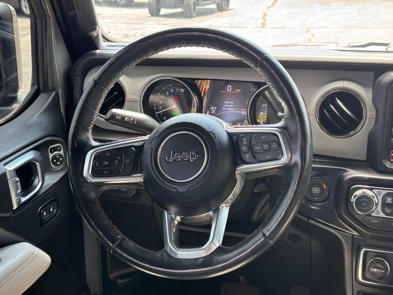 Jeep Wrangler 4xe Vehicle Full-screen Gallery Image 12