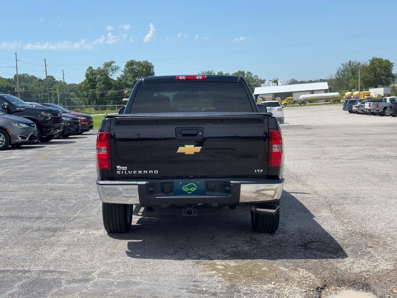 Chevrolet Silverado 1500 Vehicle Full-screen Gallery Image 4